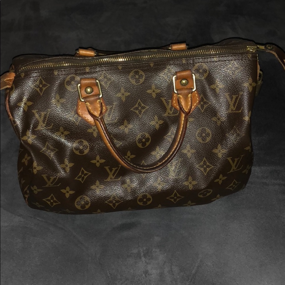 Women’s Louis Vuitton hand bag